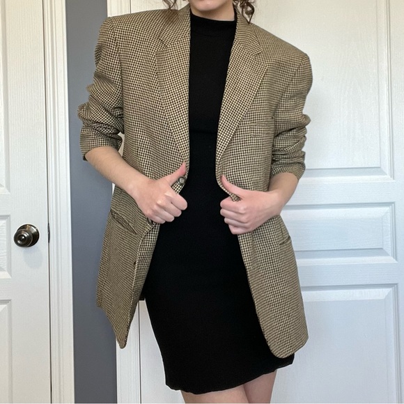 Houndstooth Tweed Blazer — Made in Canada - Picture 2 of 9